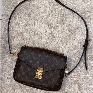 Louis Vuitton Pochette Métis